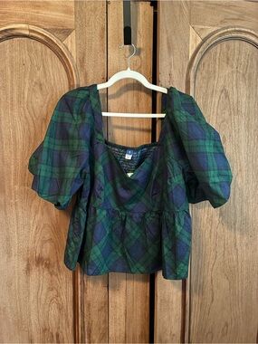 Flattering Old Navy Green & Navy Plaid Puff-Sleeve Peplum Top